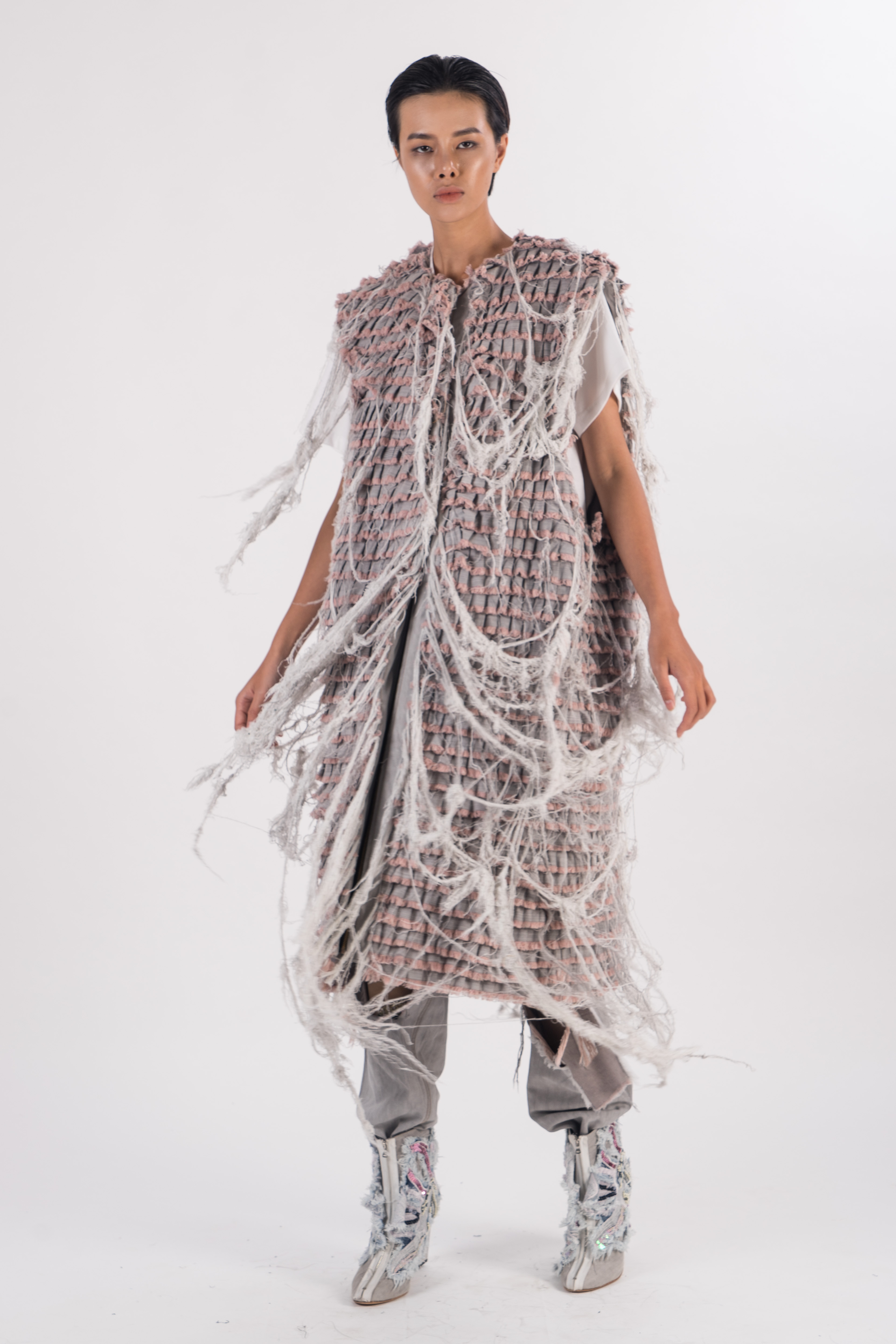 Long sleeveless distressed washed denim frayed coat  