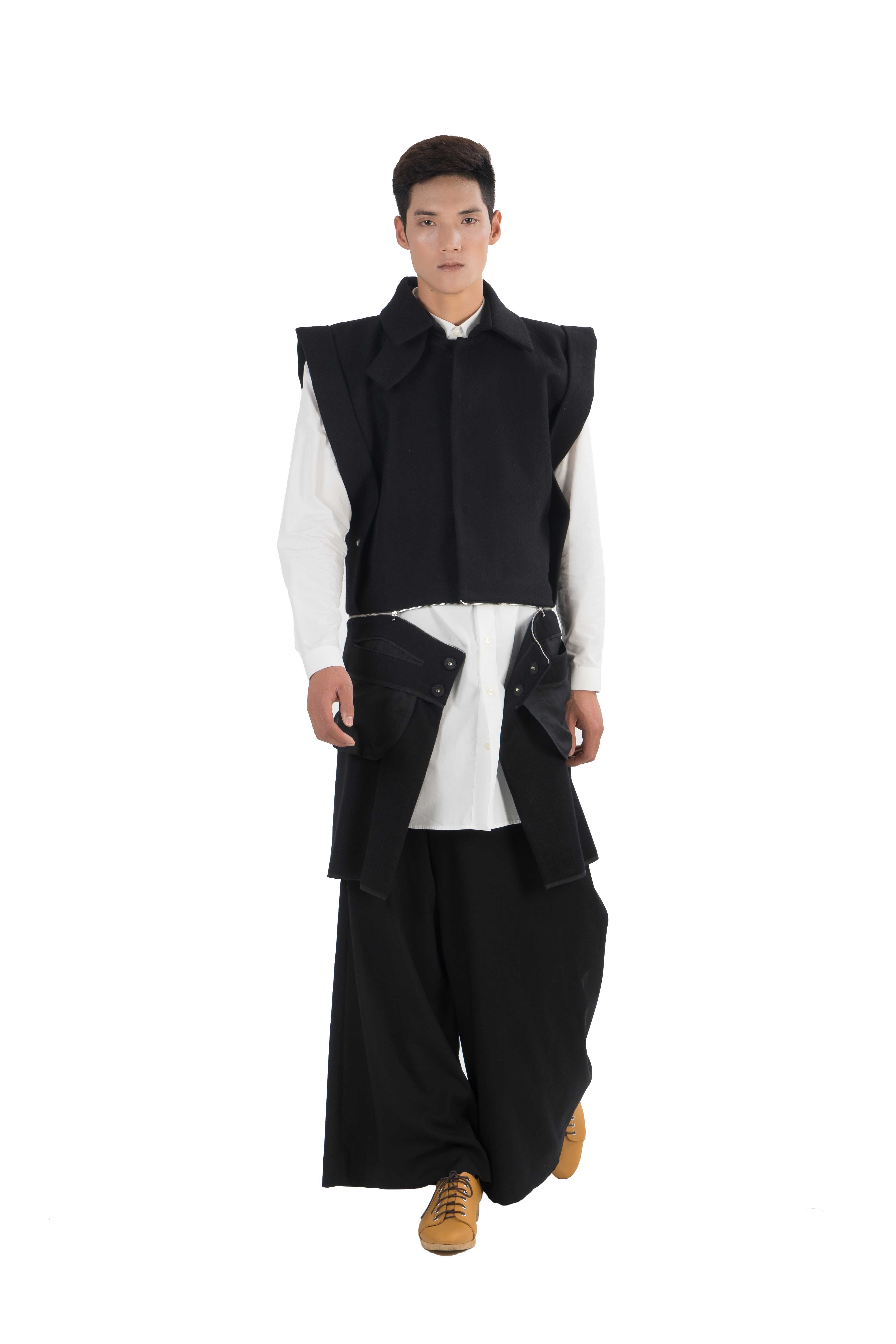 Knee length sleeveless samourai style jacket