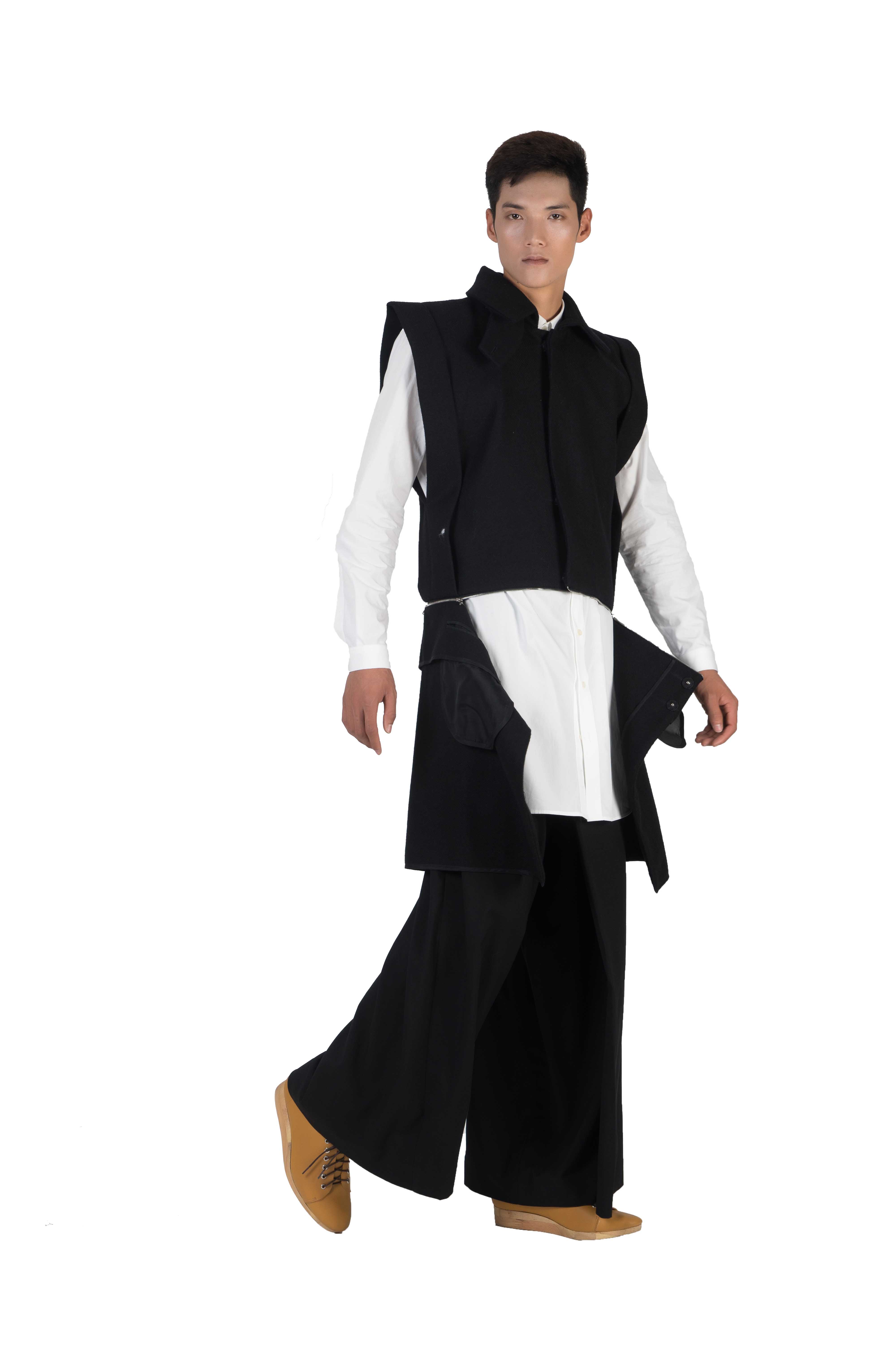 Knee length sleeveless samourai style jacket